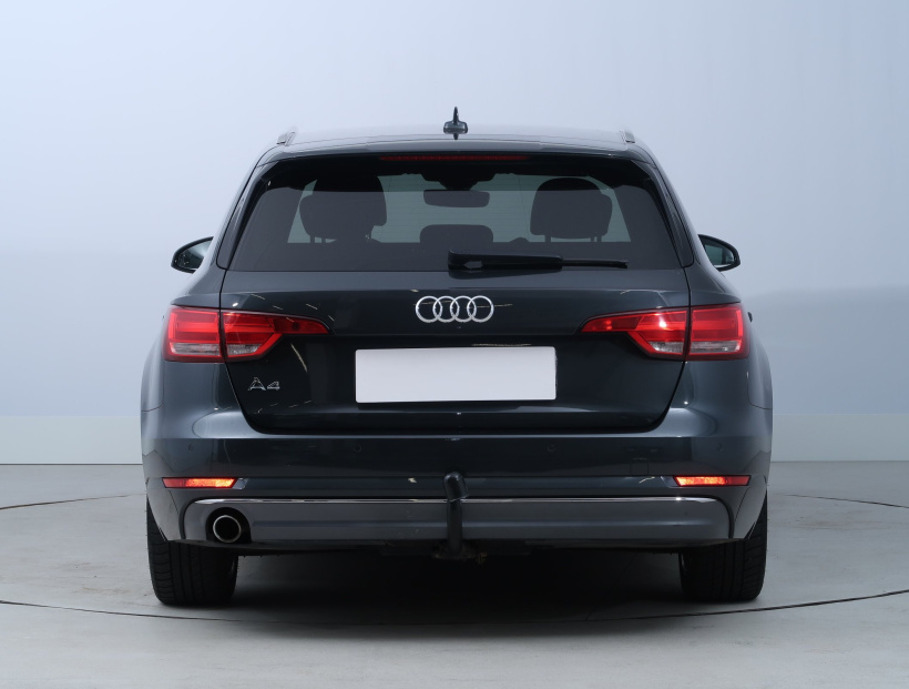 Audi A4, 2016