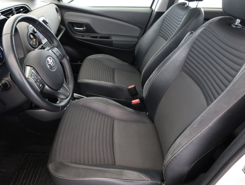 Toyota Yaris, 2015