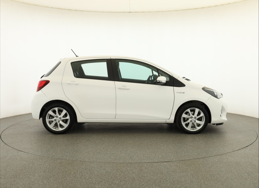Toyota Yaris, 2015