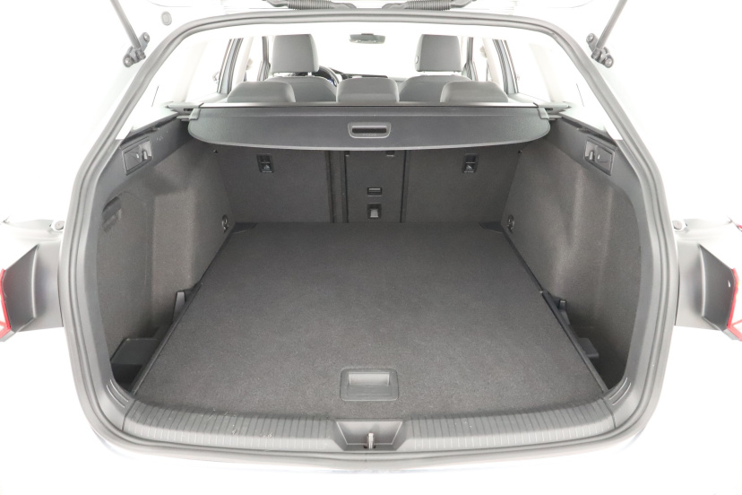 Volkswagen Golf, 2021