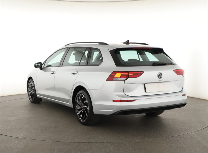 Volkswagen Golf, 2021
