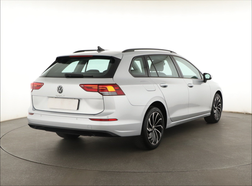 Volkswagen Golf, 2021