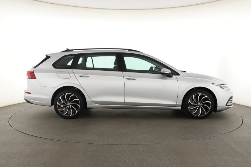 Volkswagen Golf, 2021