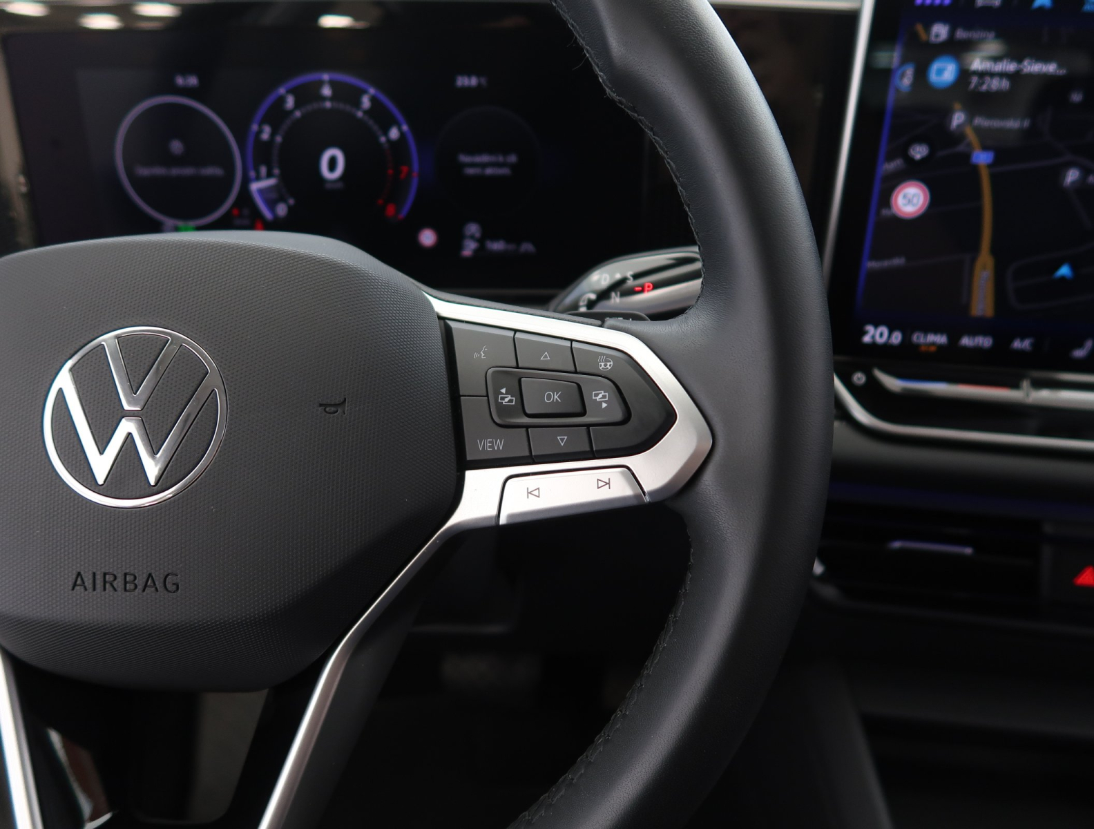 Volkswagen Tiguan - 2025