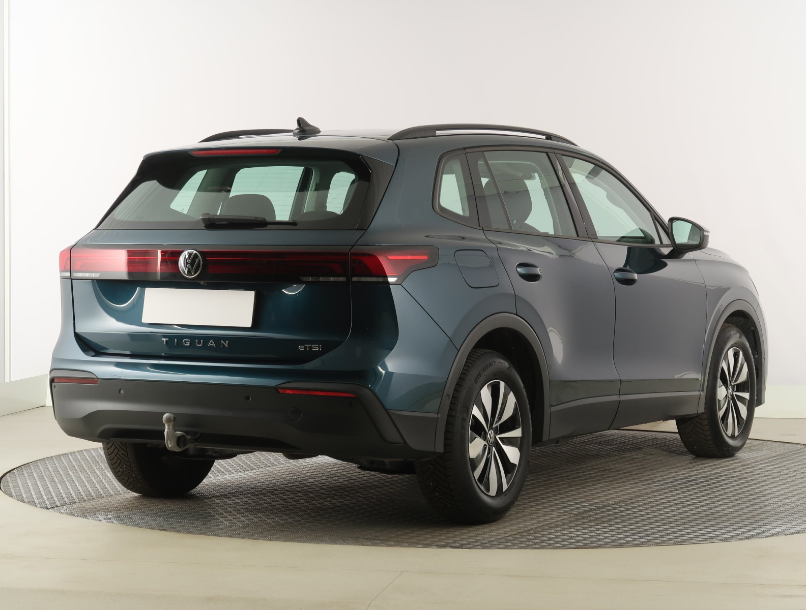 Volkswagen Tiguan - 2025