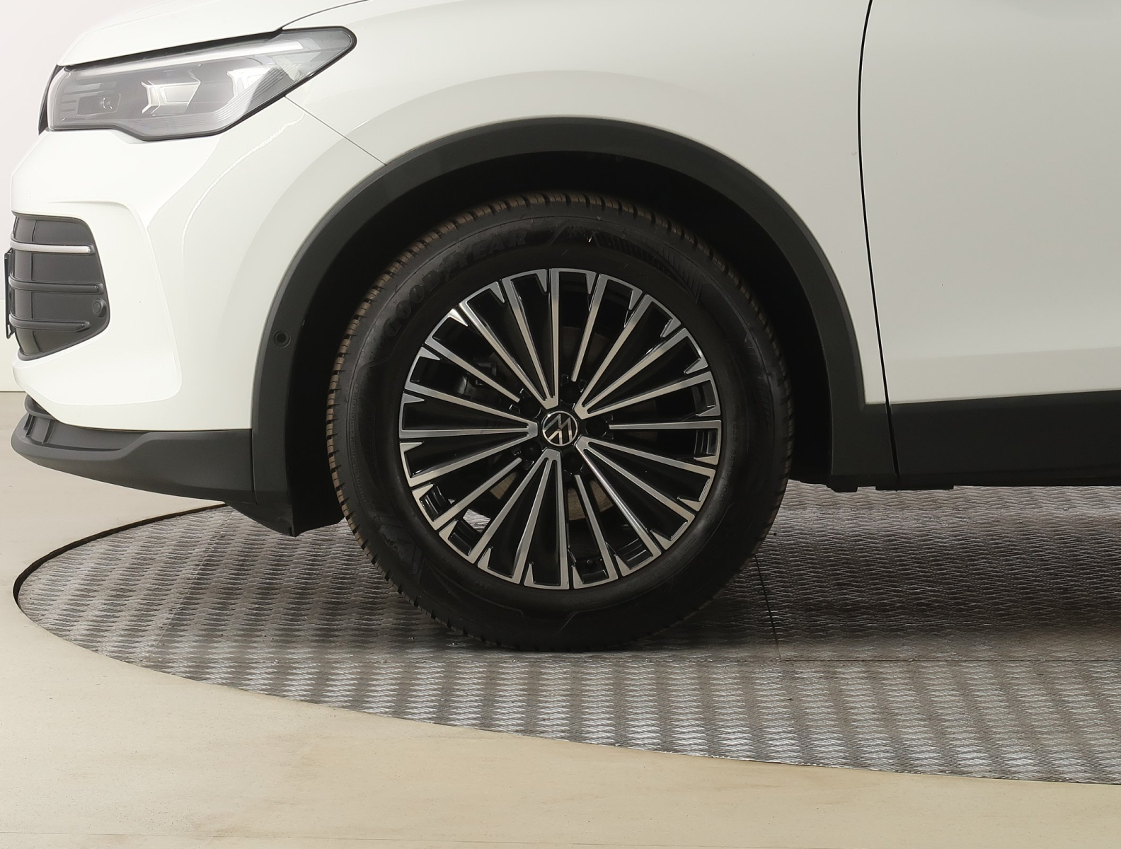 Volkswagen Tiguan - 2025