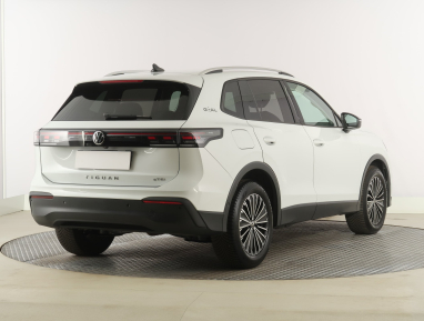 Volkswagen Tiguan - 2025