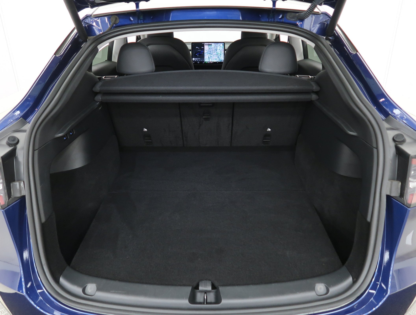 Tesla Model Y Long Range AWD – fotografie 19