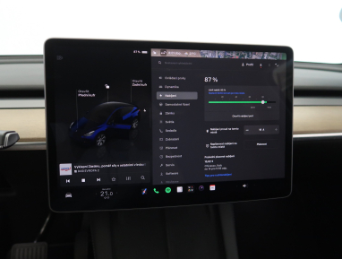 Tesla Model Y - 2023