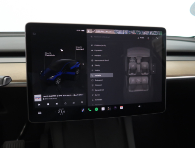 Tesla Model Y - 2023