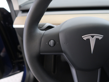 Tesla Model Y - 2023