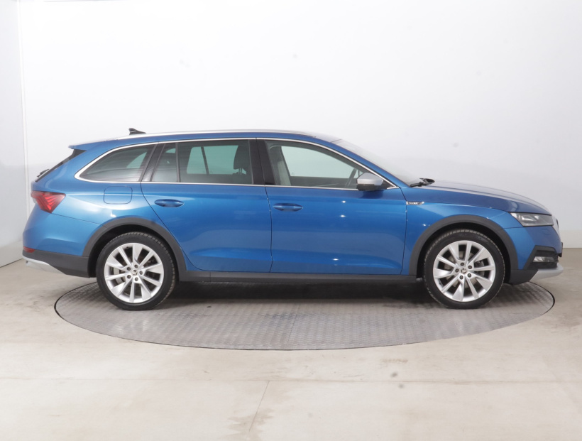 Škoda Octavia Scout, 2023