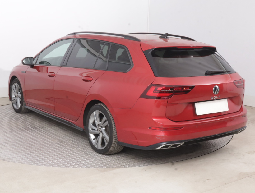 Volkswagen Golf, 2022