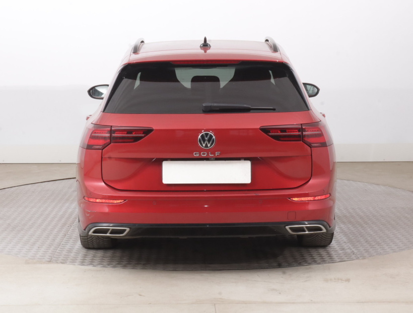 Volkswagen Golf, 2022