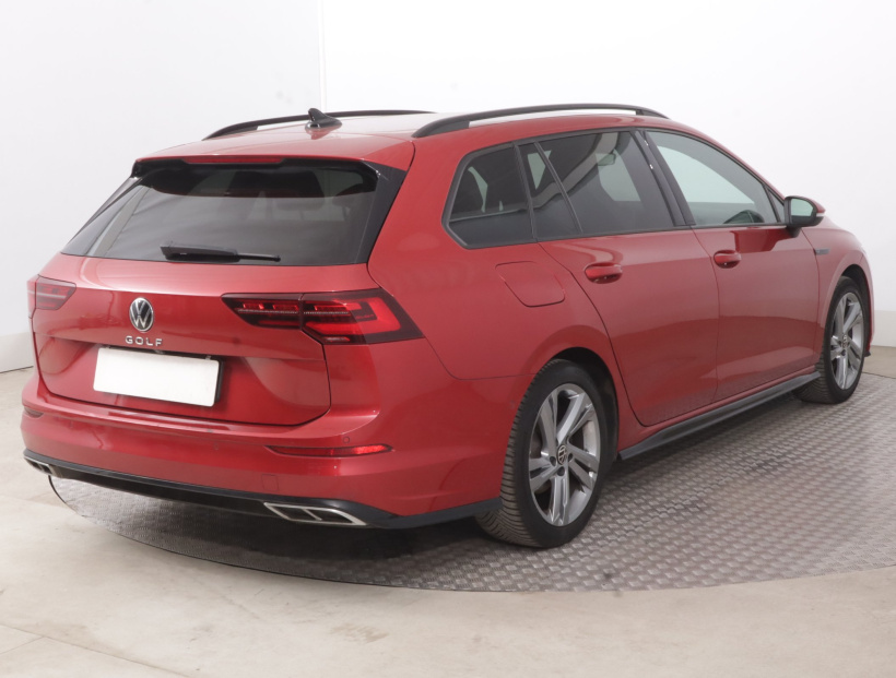Volkswagen Golf, 2022