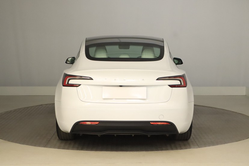 Tesla Model 3, 2023