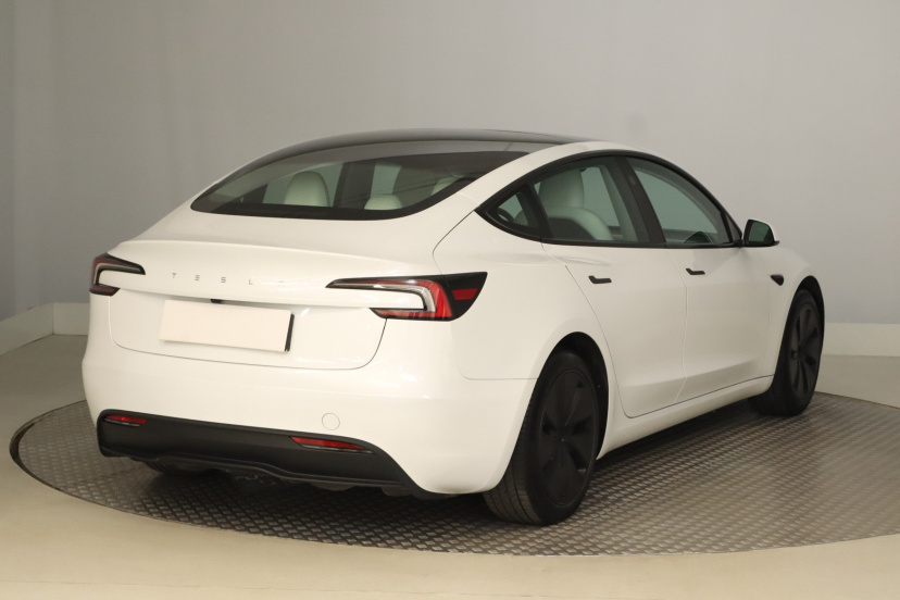 Tesla Model 3, 2023