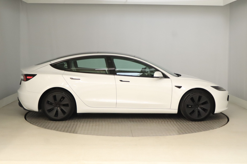 Tesla Model 3, 2023