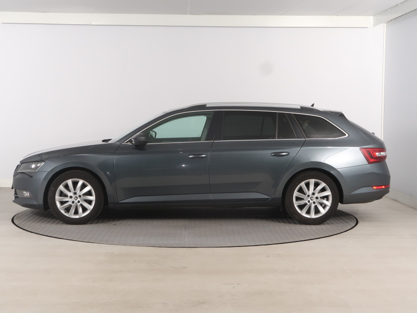 Škoda Superb, 2016