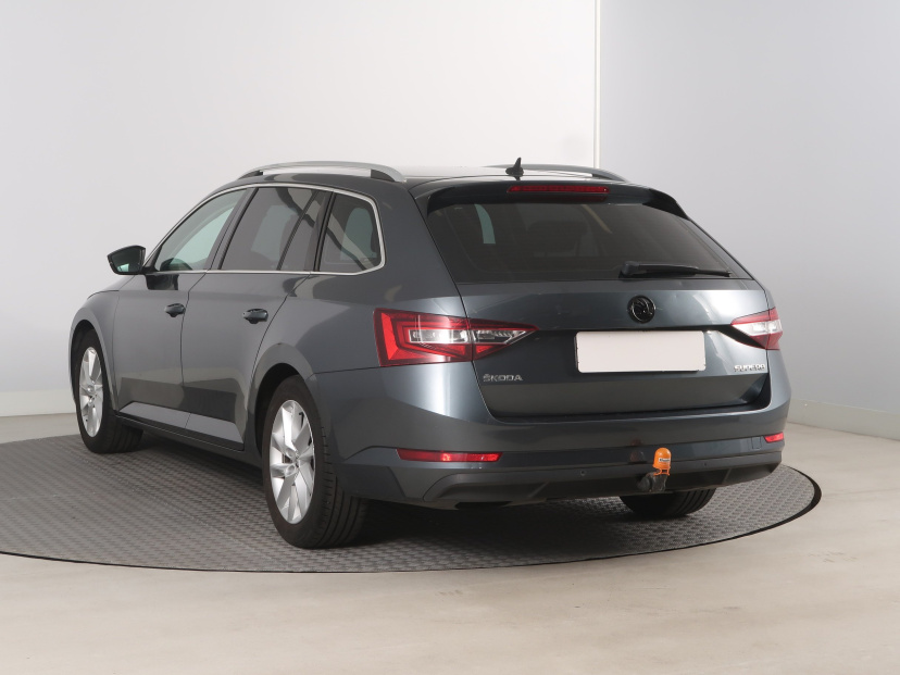 Škoda Superb, 2016