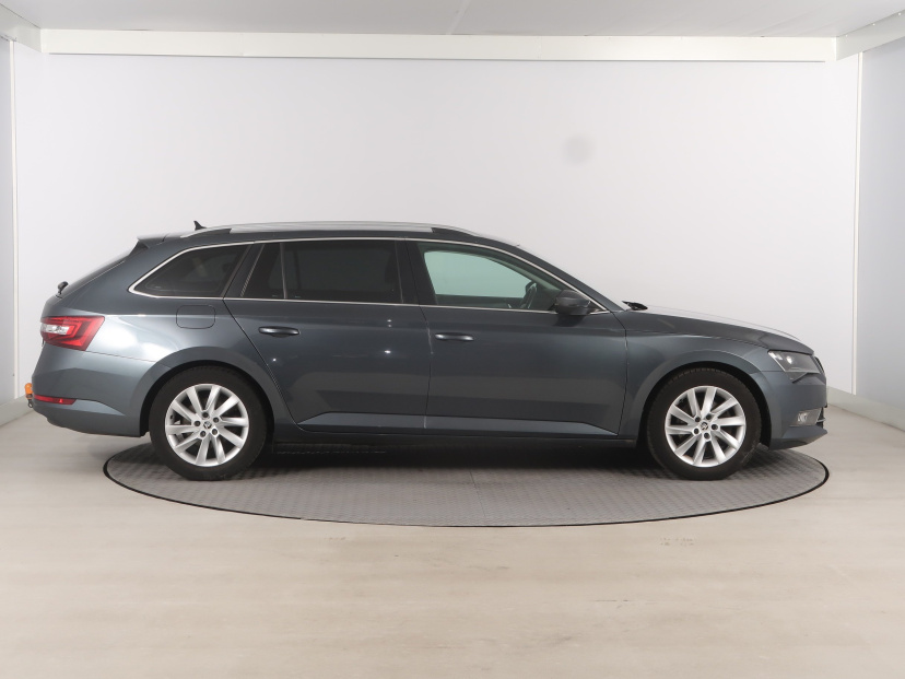 Škoda Superb, 2016