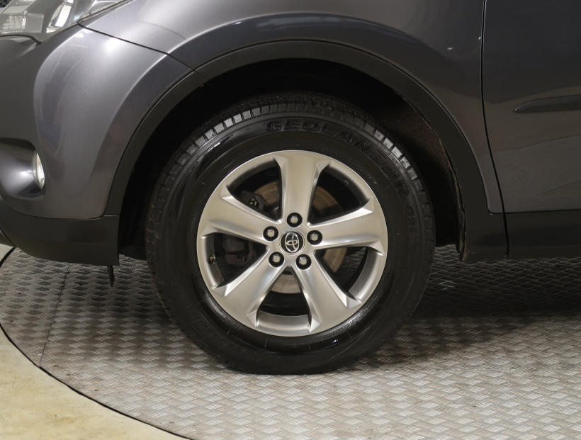 Toyota RAV 4, 2015