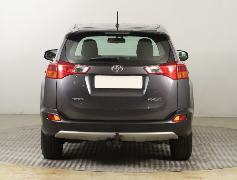 Toyota RAV 4, 2015