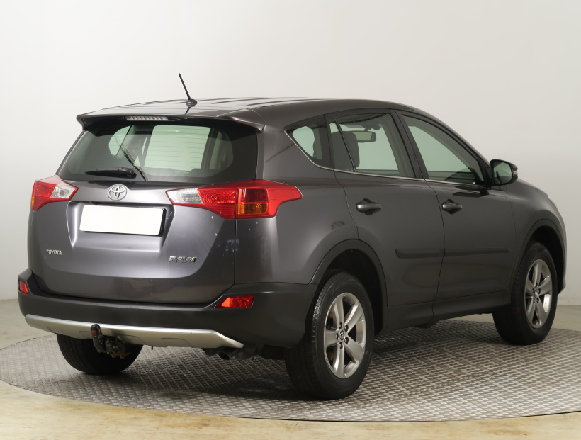 Toyota RAV 4, 2015
