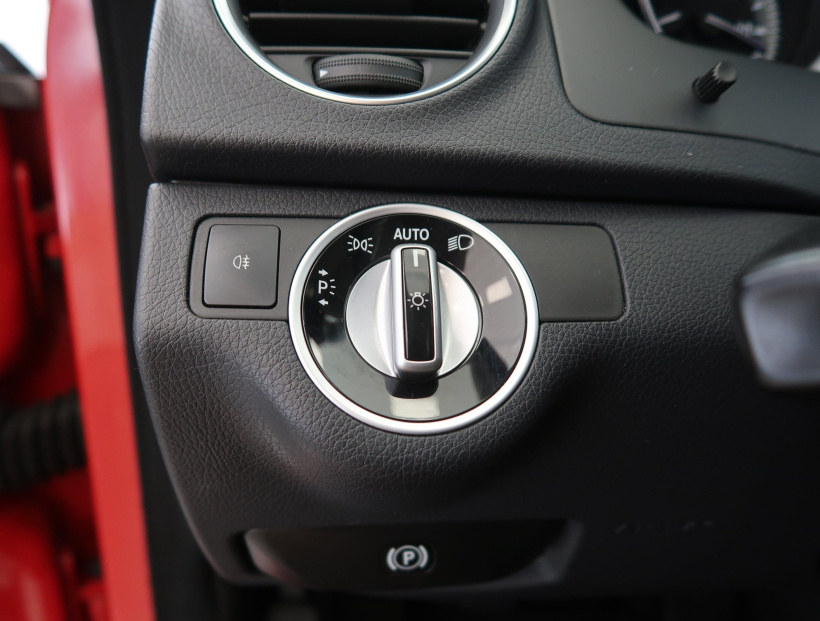 Mercedes-Benz C, 2012