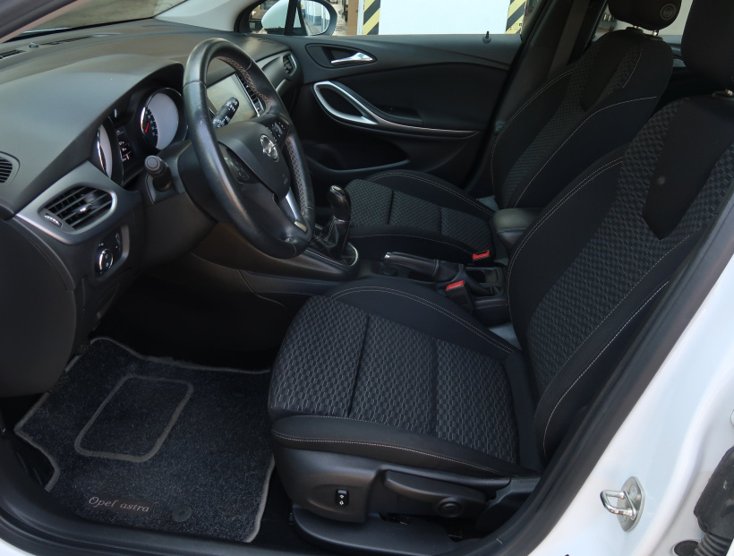 Opel Astra, 2017