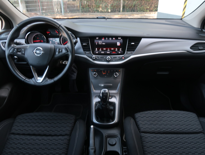 Opel Astra, 2017