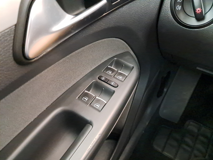 Volkswagen Touran, 2011