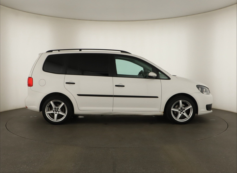 Volkswagen Touran, 2012