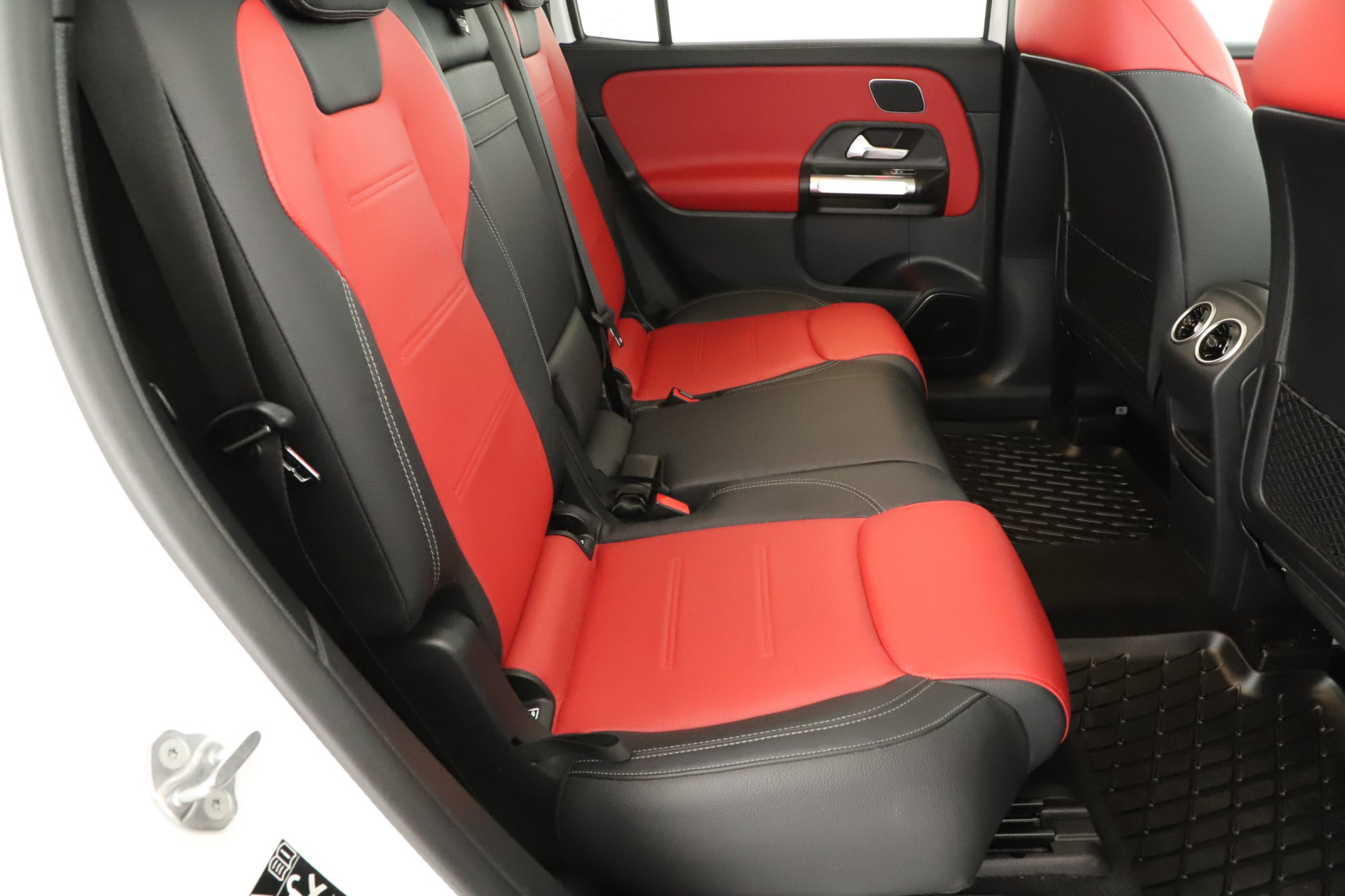 Mercedes-Benz GLB - 2023