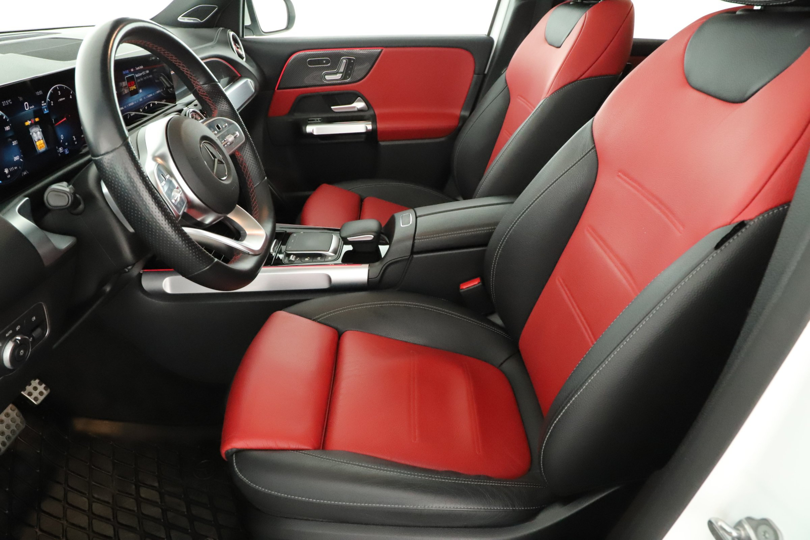 Mercedes-Benz GLB - 2023