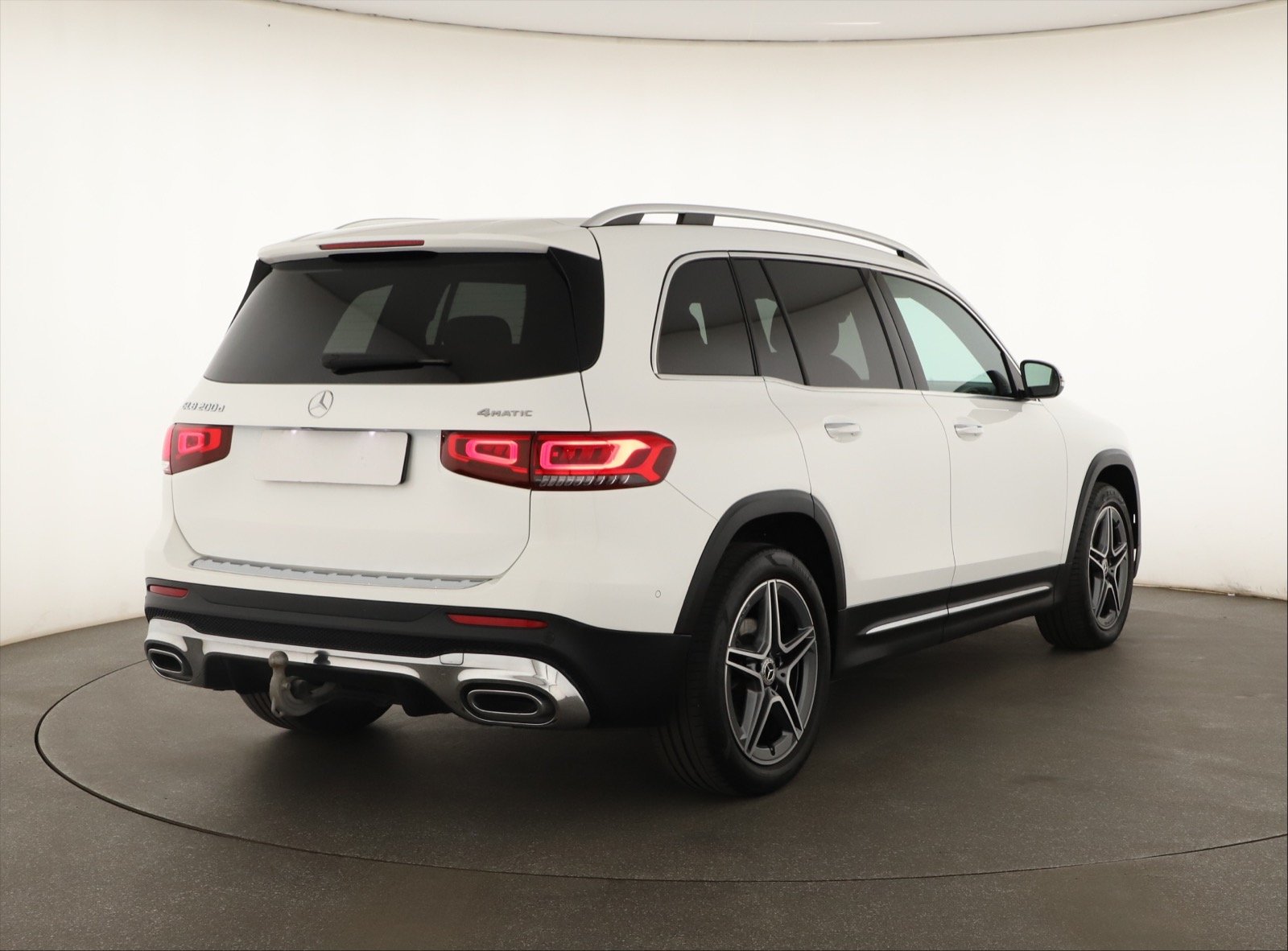 Mercedes-Benz GLB - 2023