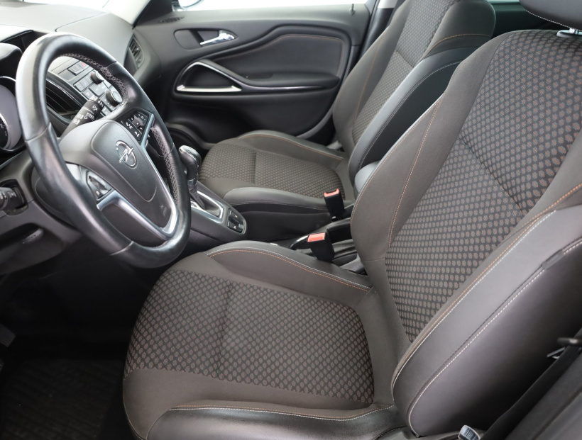 Opel Zafira, 2016