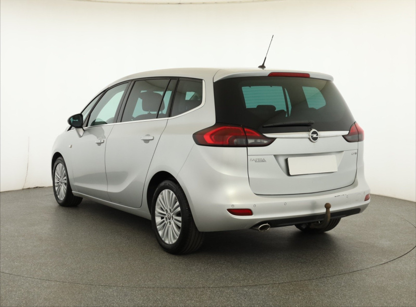 Opel Zafira, 2016