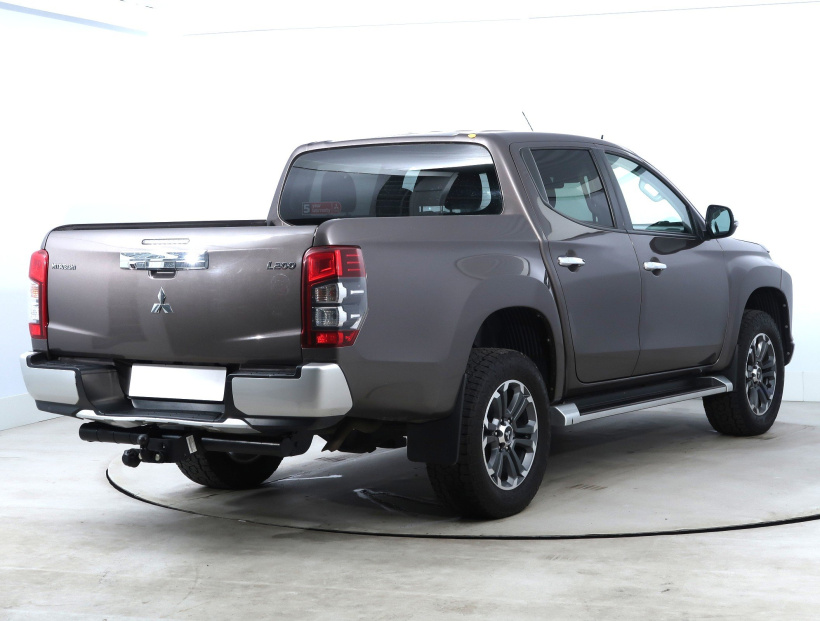 Mitsubishi L200, 2021