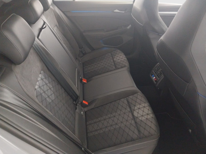 Volkswagen Golf, 2024