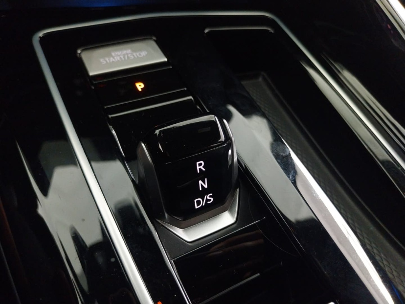 Volkswagen Golf, 2024