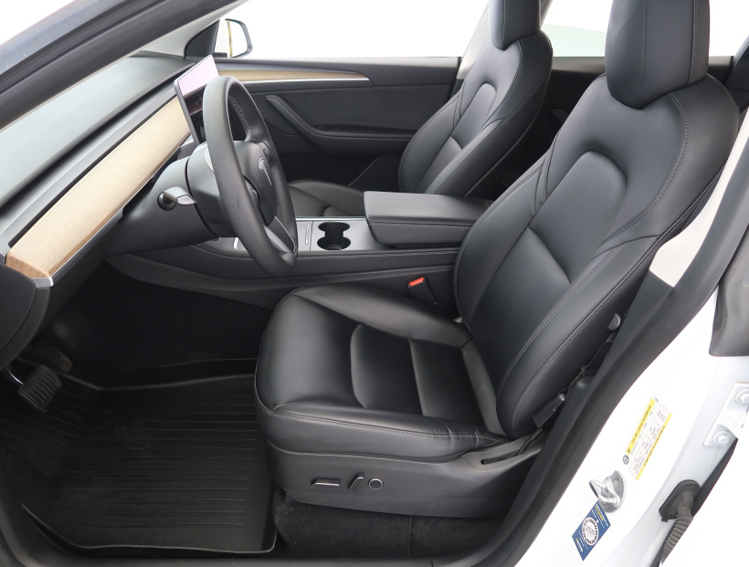 Tesla Model Y, 2022