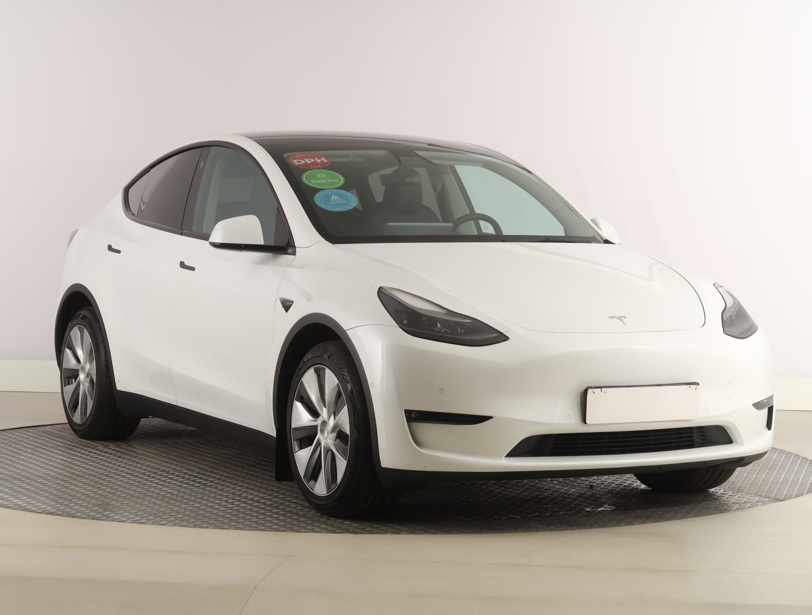 Tesla Model Y Long Range AWD – fotografie 1