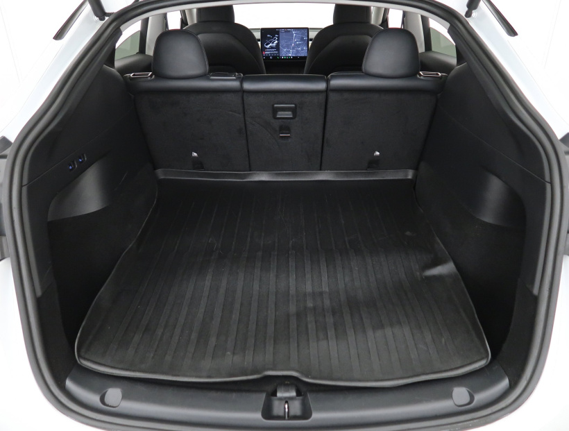 Tesla Model Y, 2022