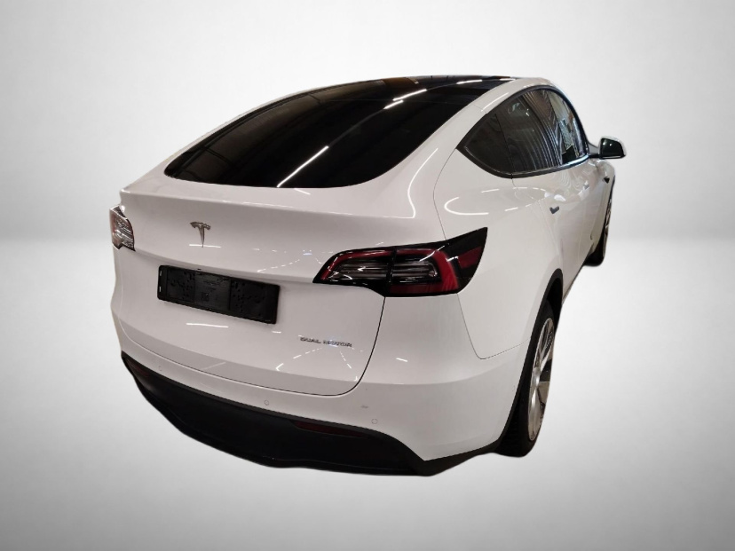 Tesla Model Y, 2022
