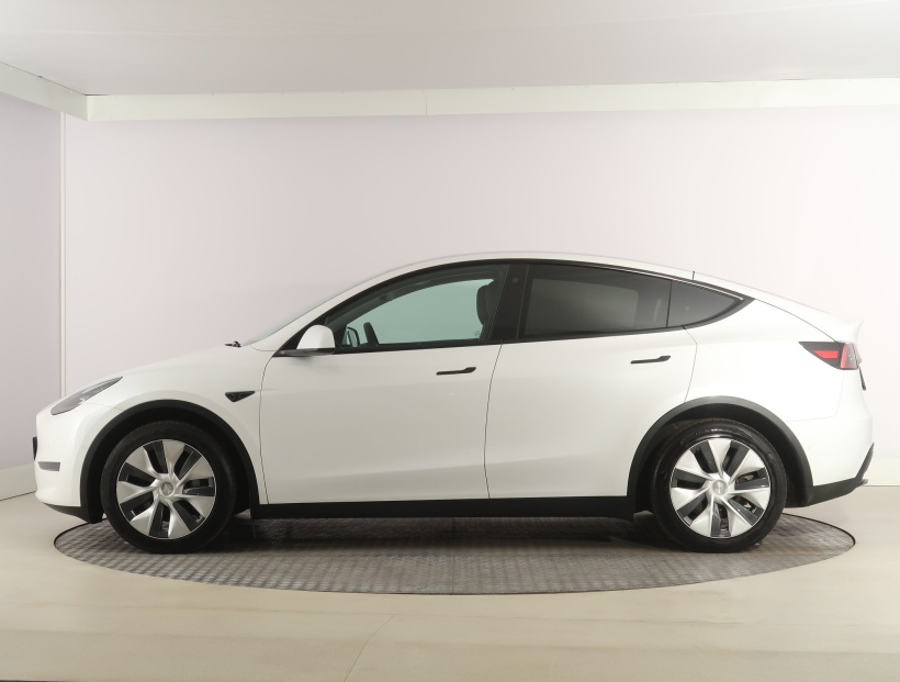 Tesla Model Y, 2022