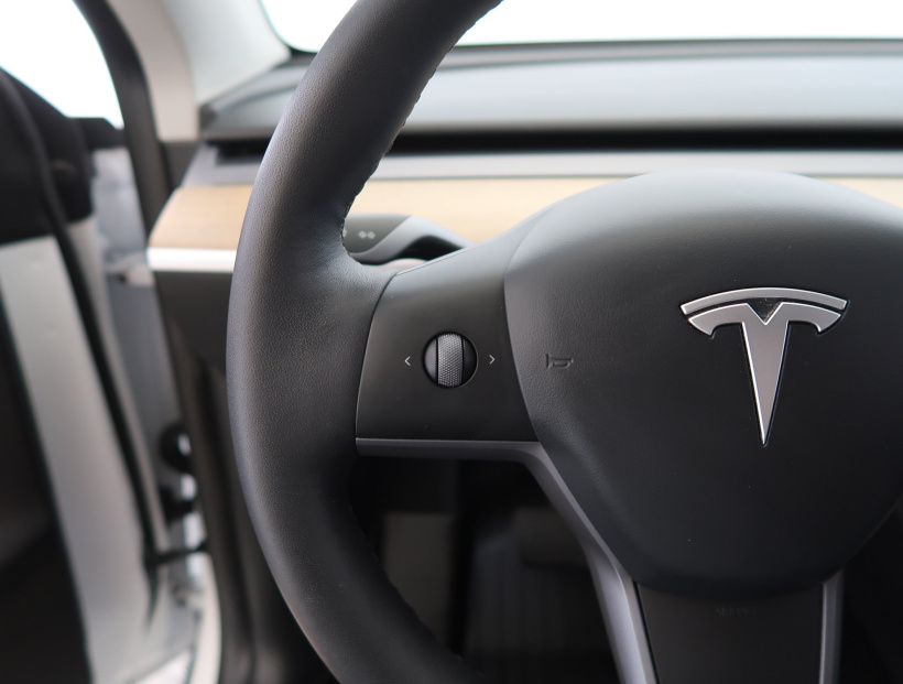 Tesla Model Y, 2022