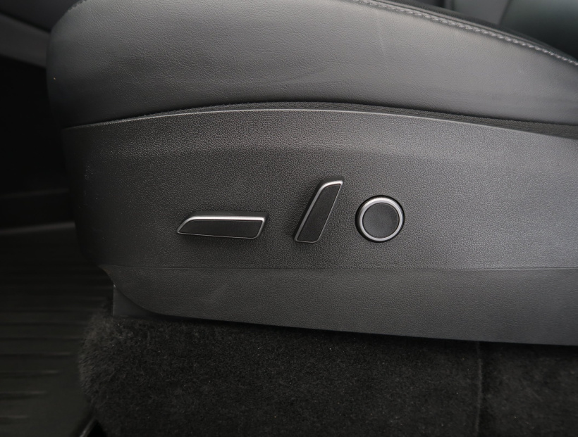 Tesla Model Y, 2022