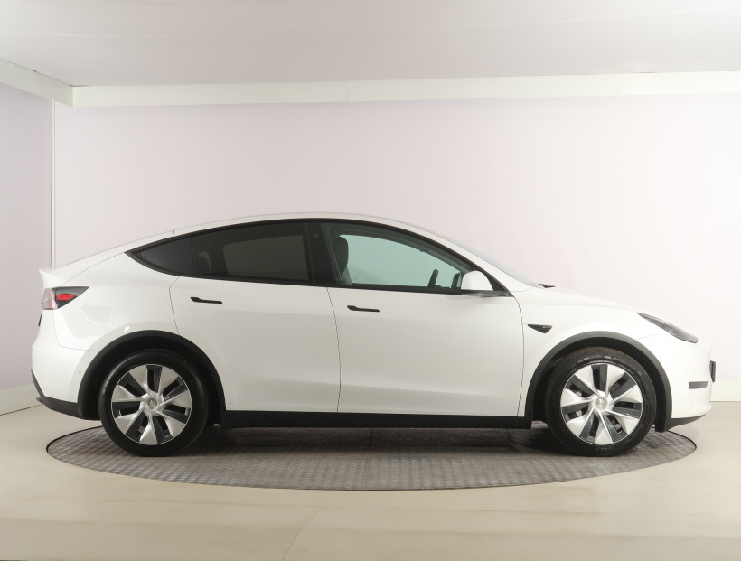Tesla Model Y, 2022