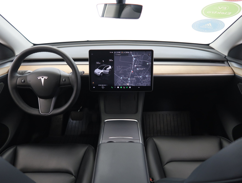 Tesla Model Y, 2022